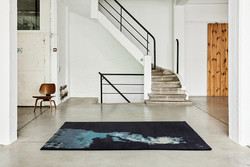 TAPIS BEHIND BLEU SERGE LESAGE DESIGN CONTEMPORAIN CAEN